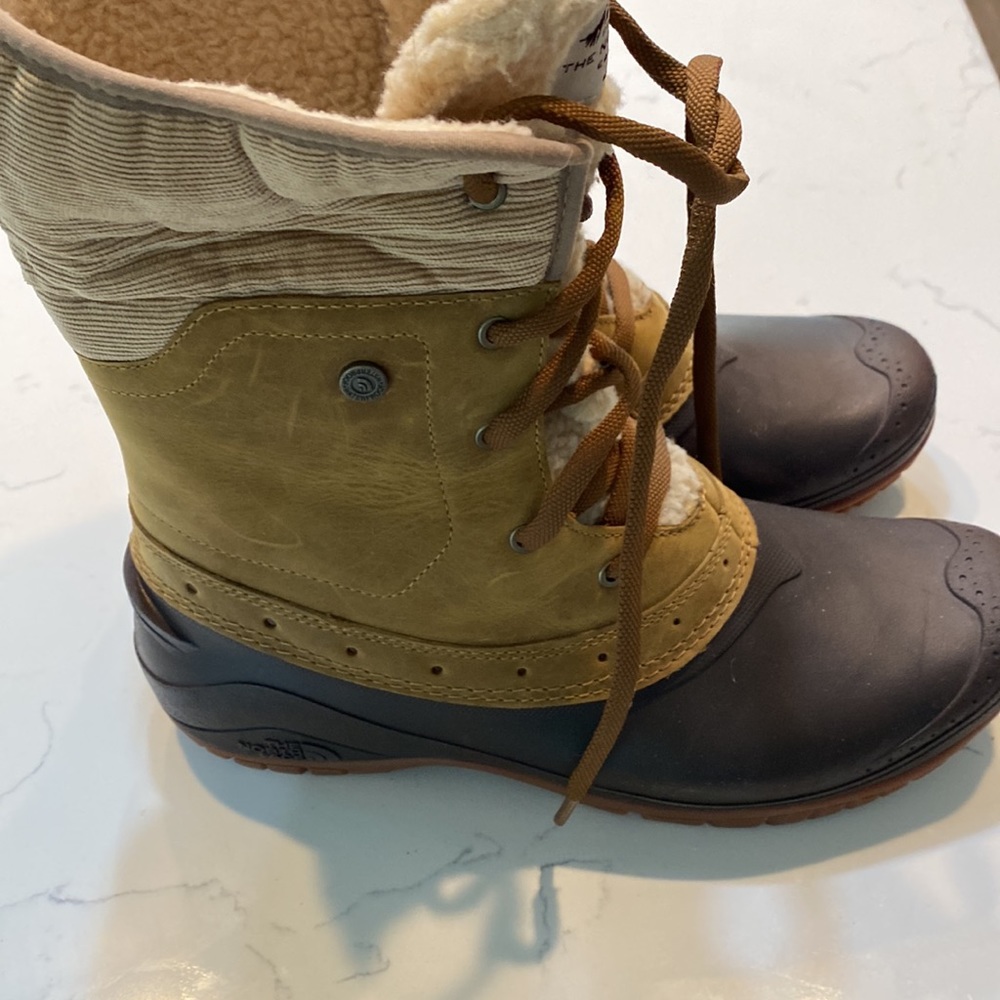 North Face Shellista II mid boot size 9.5
